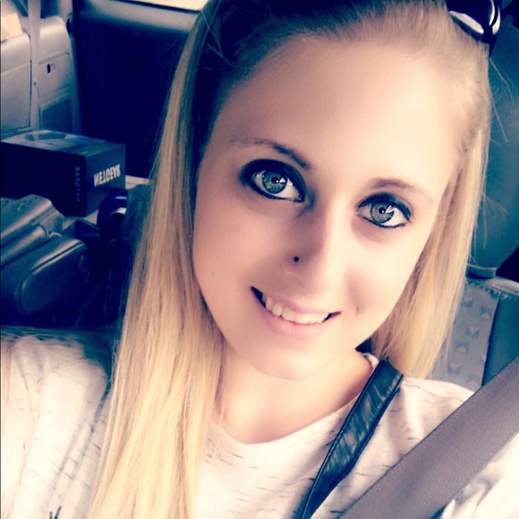 Meet your Posher, Michelle - Picture 3 of 5